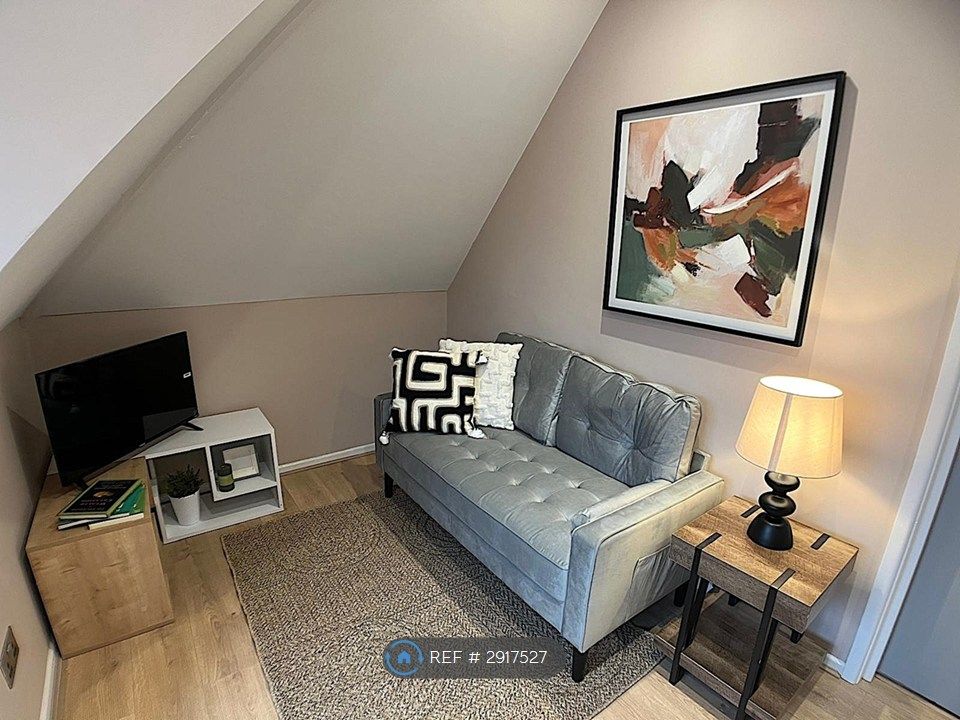 Property photo 1 of 10 Lounge