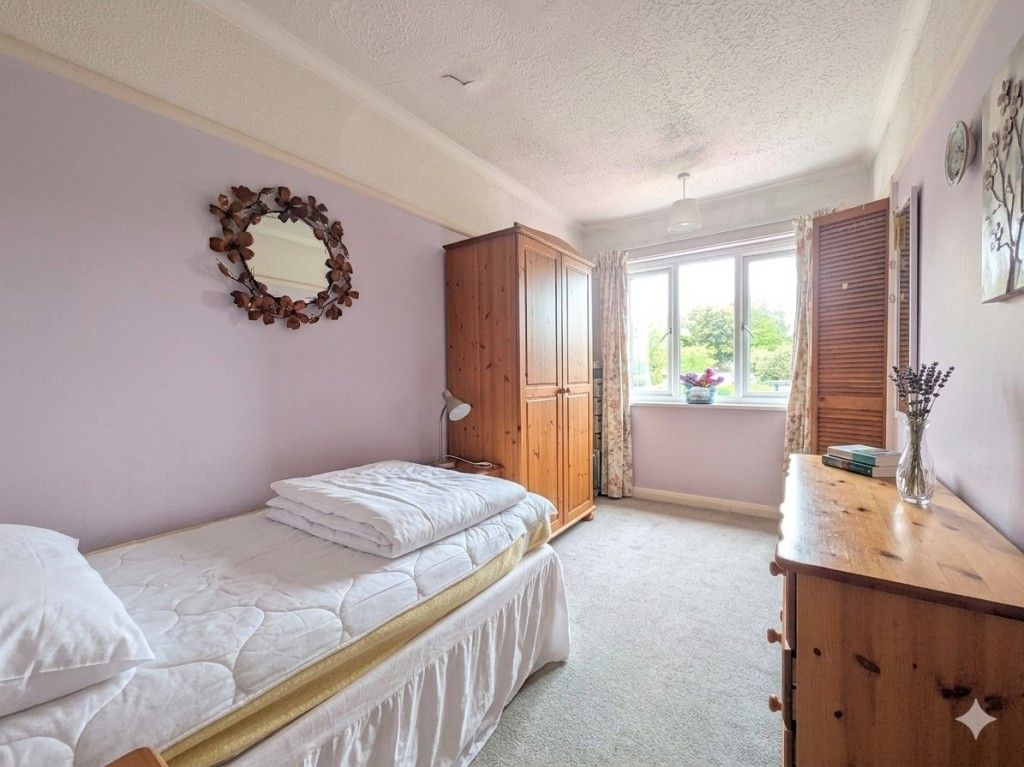 Property photo 3 of 5 Bedroom