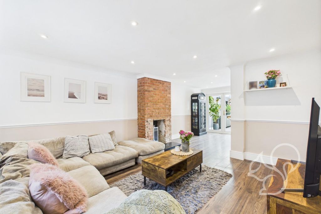 Property photo 2 of 20 Cam01659G0-Pr0478-Still007.Jpg