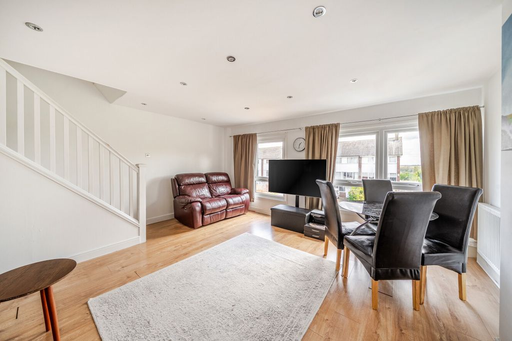 Property photo 2 of 17 1441921-12-69E0Db...