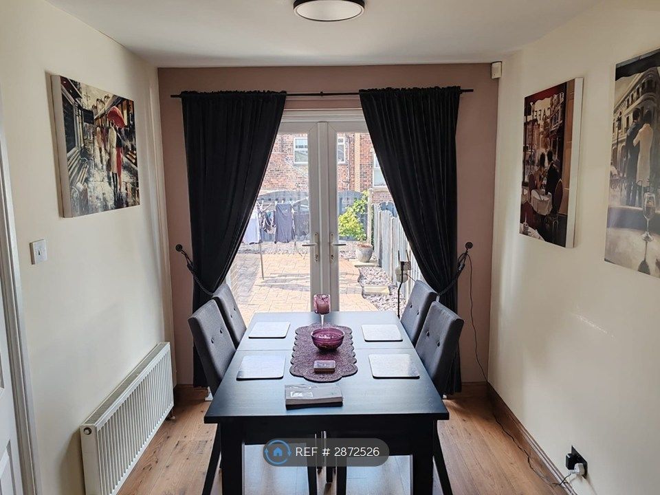 Property photo 3 of 12