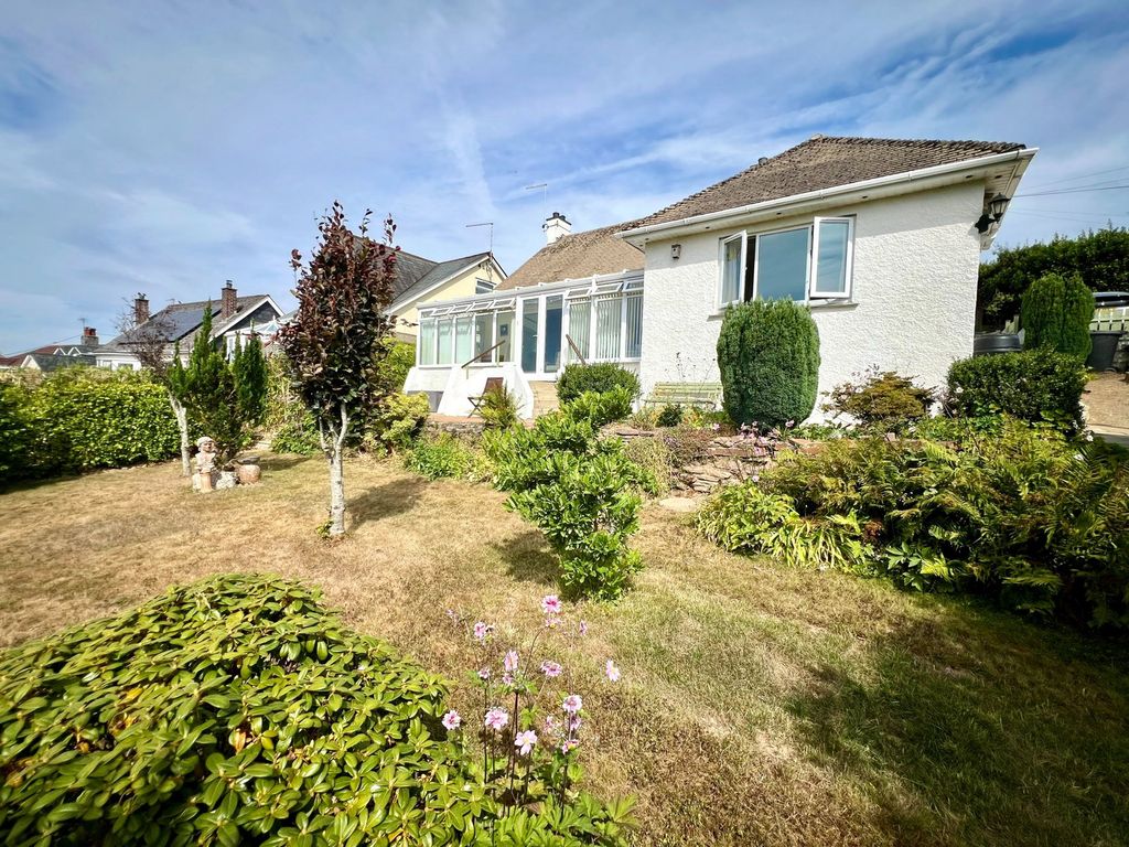 Property photo 1 of 28