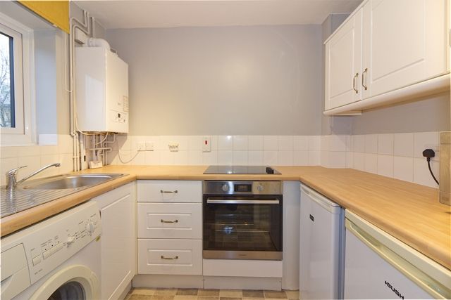 Property photo 2 of 11 Kitchen