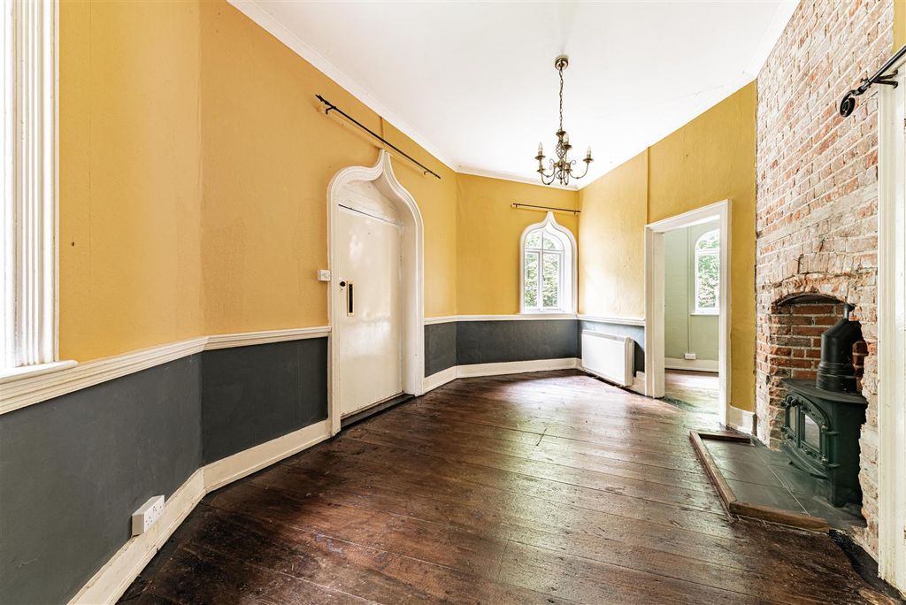 Property photo 2 of 24 L J Imaging-1.Jpg