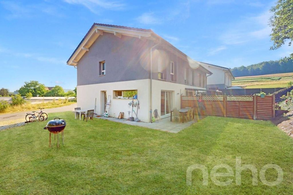 Property photo 2 of 13