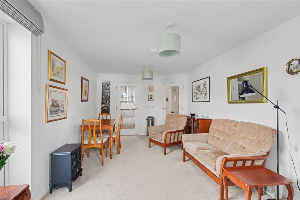 Property photo 3 of 14 Lounge Diner_2.Jpeg