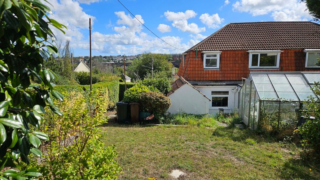 Property photo 2 of 14