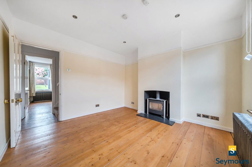 Property photo 2 of 20 Living Room