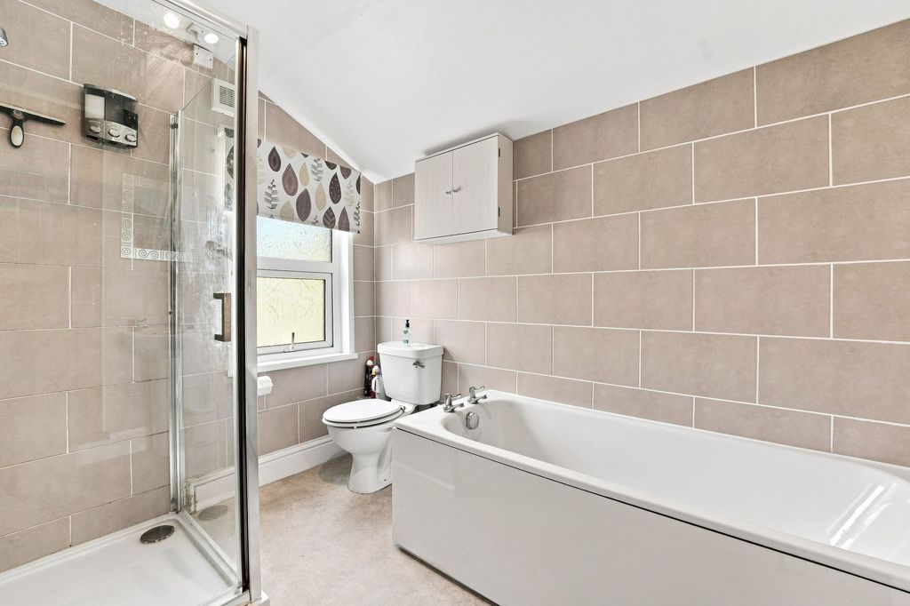 Property photo 2 of 23