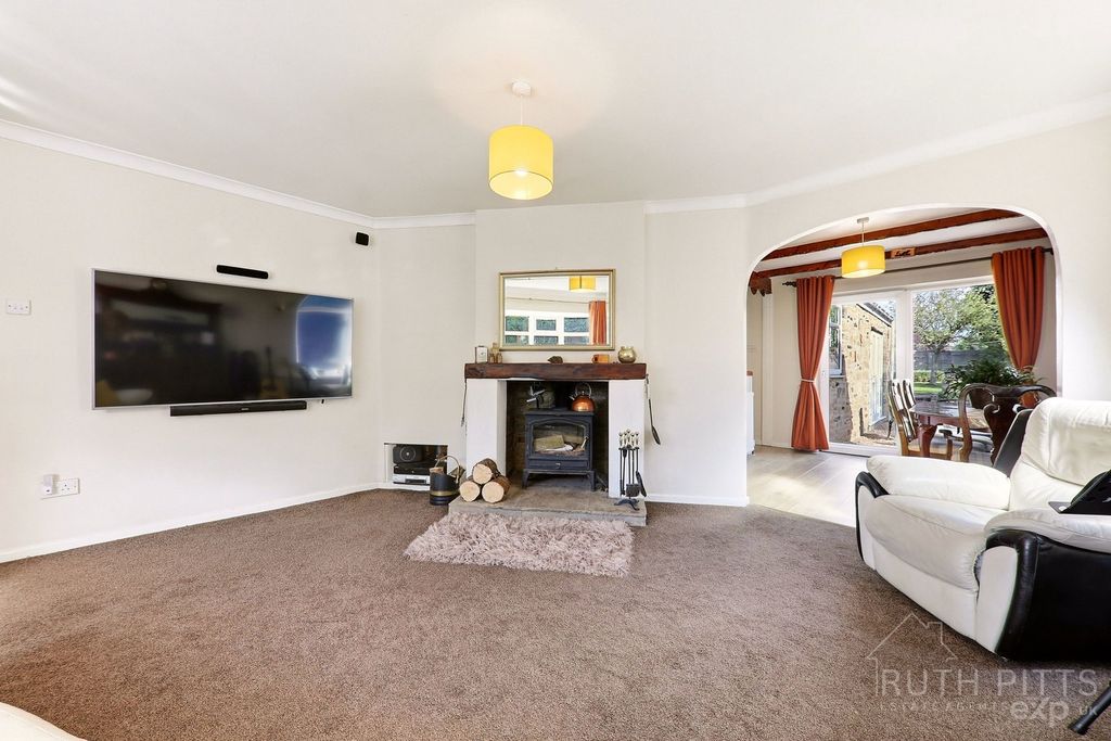 Property photo 3 of 36