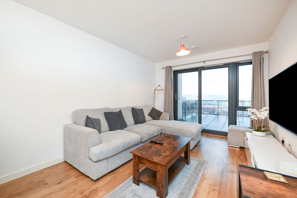 Property photo 3 of 30