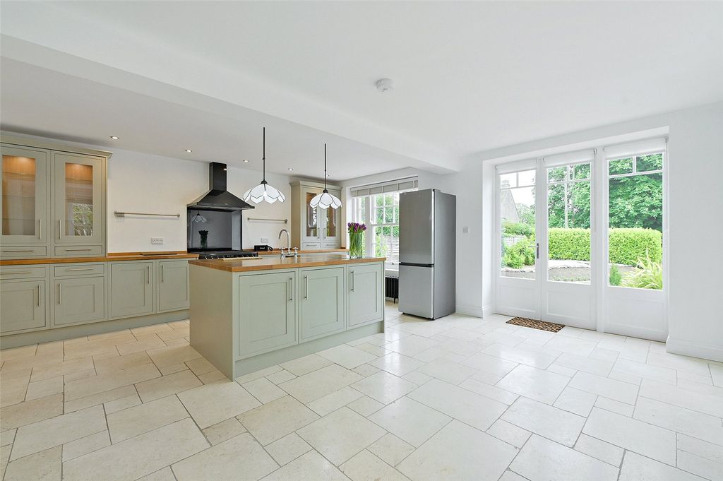 Property photo 3 of 15 Kitchen