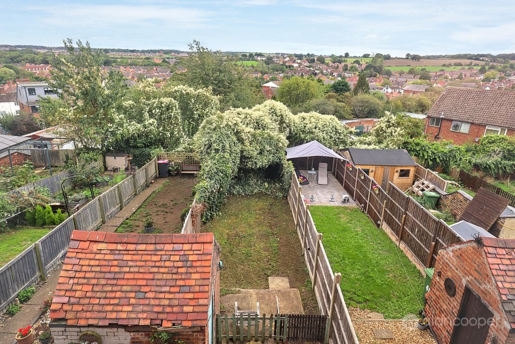 Property photo 2 of 16 5545084
