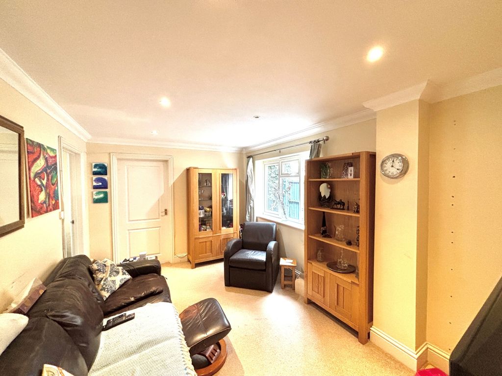 Property photo 3 of 19 Dining Room