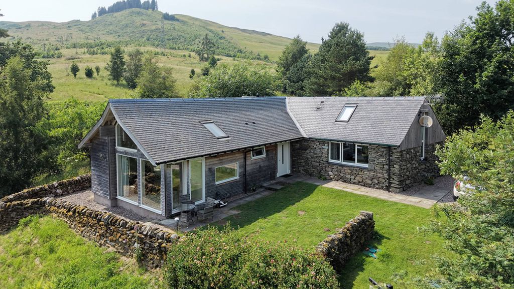 Property photo 2 of 39