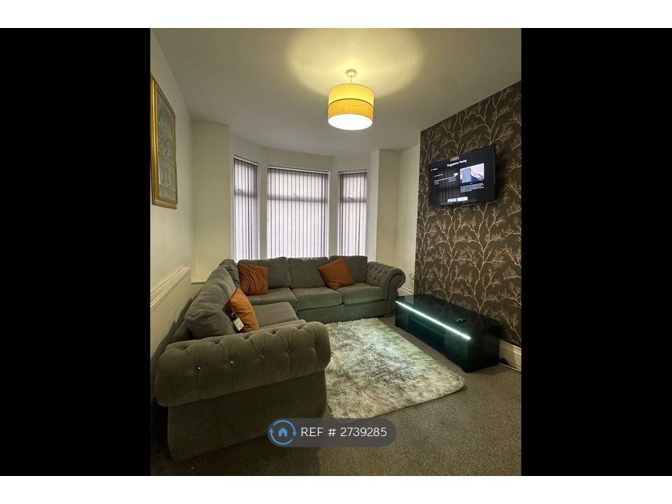 Property photo 2 of 12 Lounge