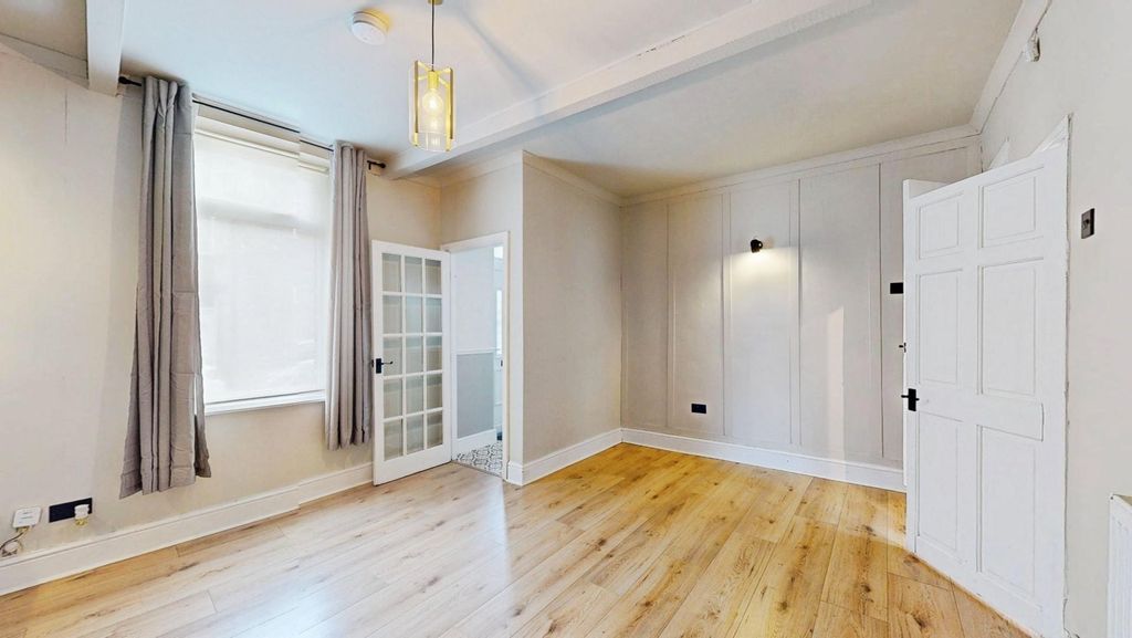 Property photo 1 of 15 4230d6A2-Cumberland-Street-02212026_154851.Jpg