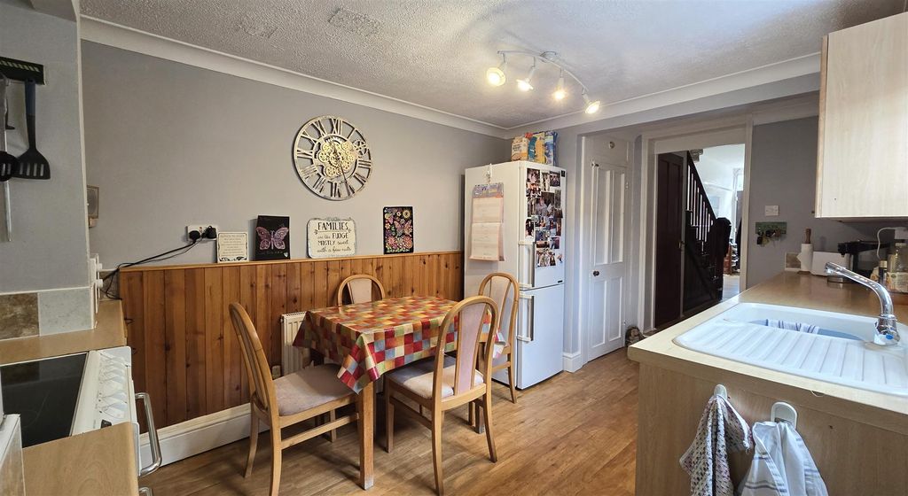 Property photo 3 of 20 Kitchen/Breakfast Room