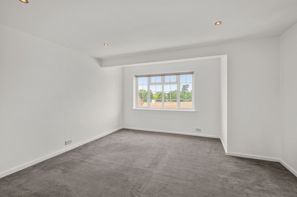 Property photo 2 of 12 Picture No. 06