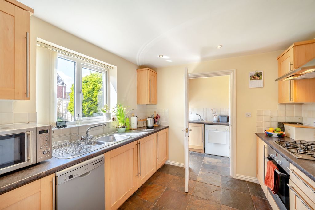 Property photo 2 of 22