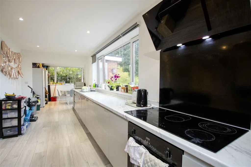 Weoley Park Road, Birmingham, West Midlands B29 - View 3