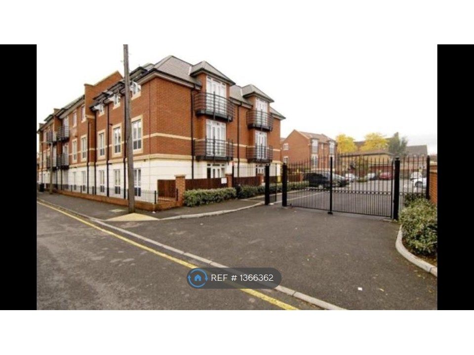 Property photo 1 of 9 Henley Court