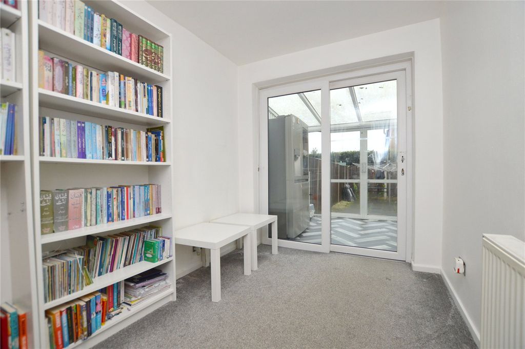 Property photo 3 of 16 Picture No. 06