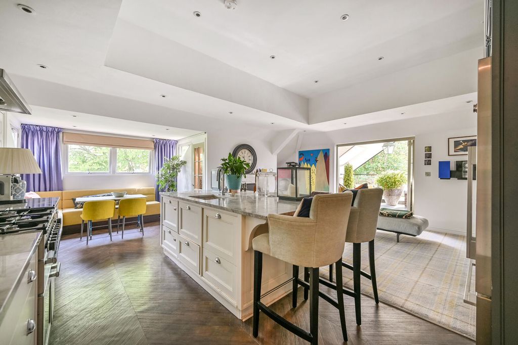 Additional image 17 of 2 bed flat for saleLockbridge Court, Ray Park Road, Maidenhead SL6