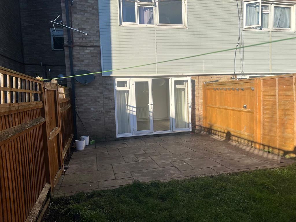 Property photo 3 of 12 Gallery