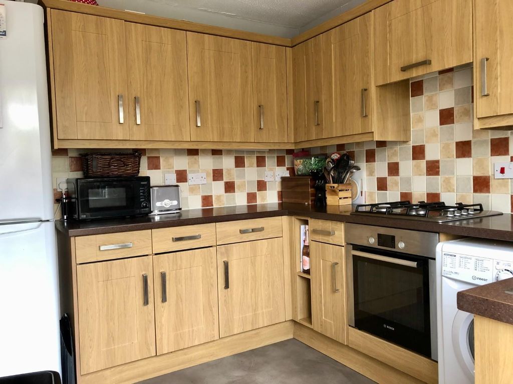 Property photo 3 of 15 Kitchen