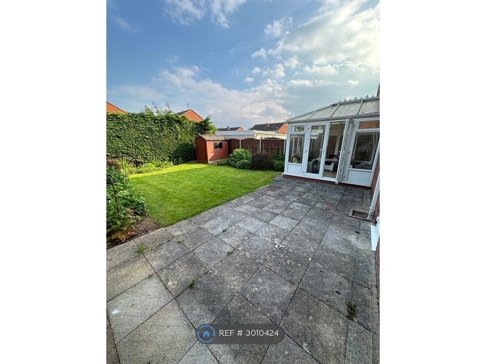 Property photo 3 of 12 Garden