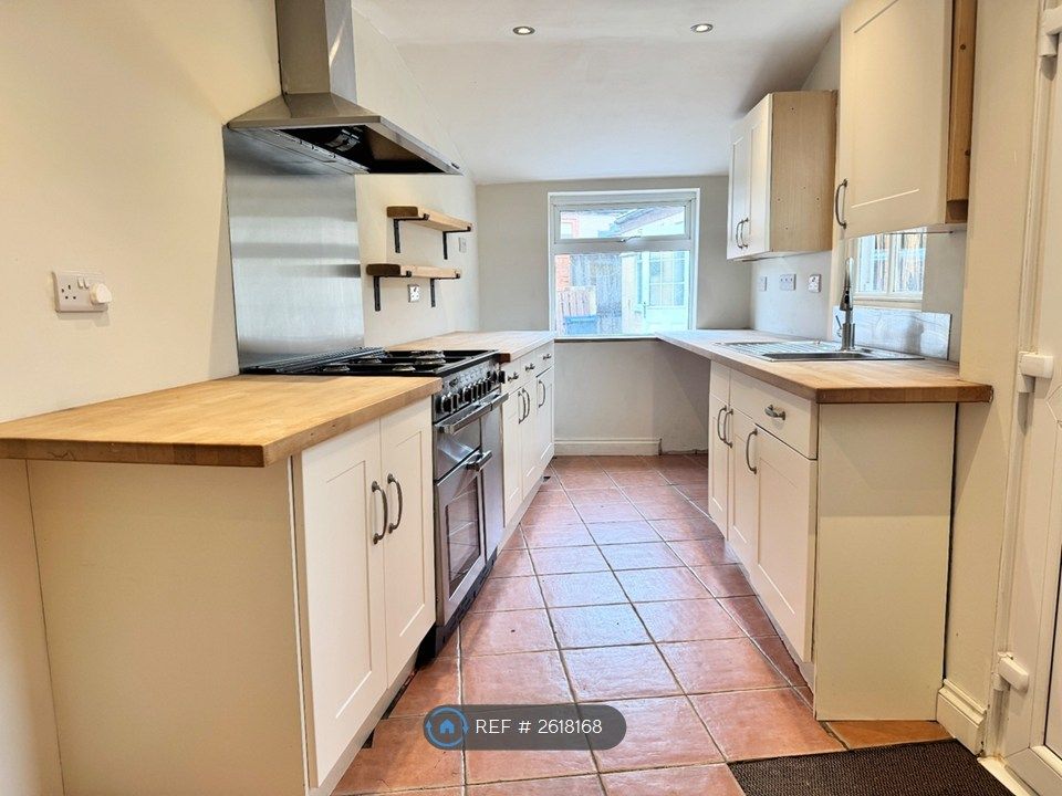 Property photo 2 of 28