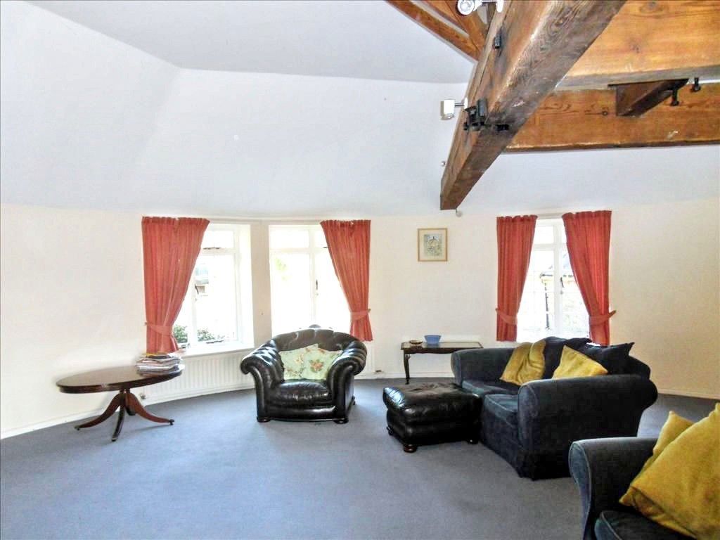 Property photo 3 of 23
