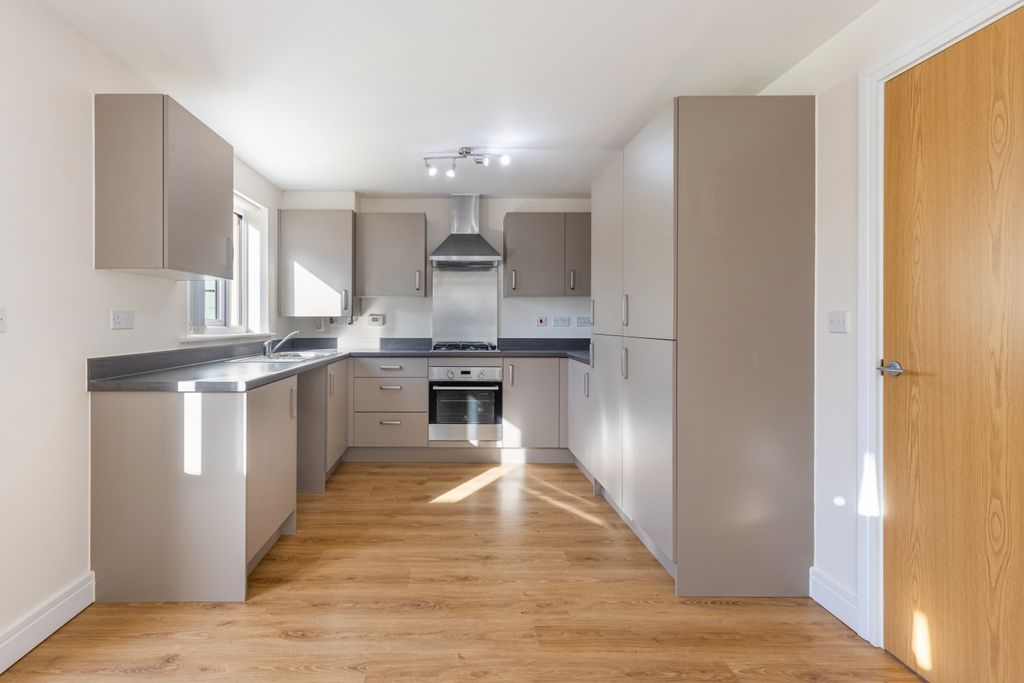 Property photo 3 of 18 A11 - 8 Great Tree Vew Paignton - 241112