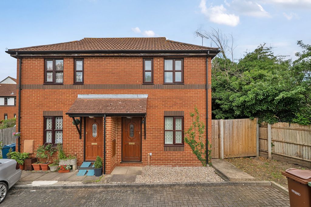 Property photo 1 of 17 1310049-2-684Ad1d...