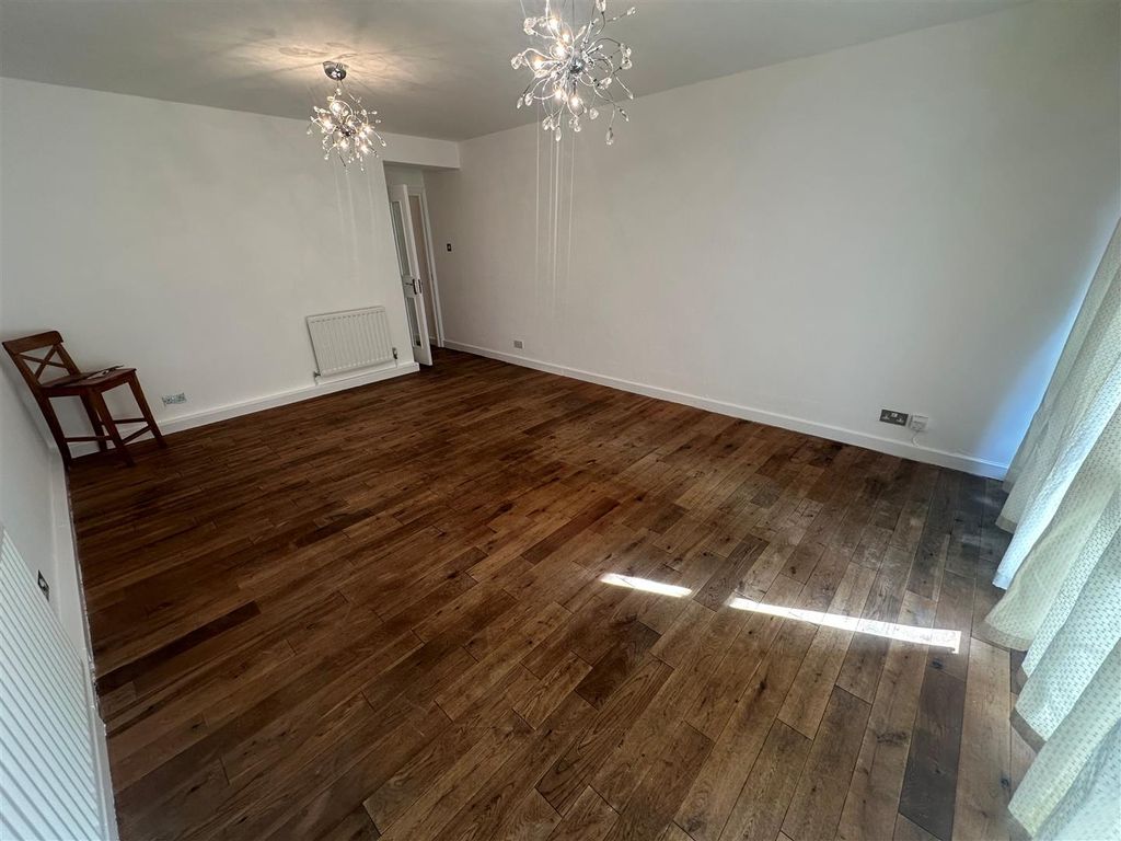 Property photo 2 of 8 7.Jpg