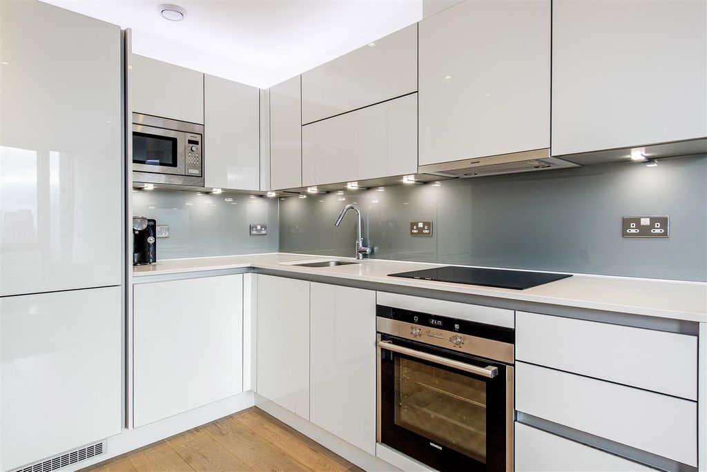 Property photo 2 of 9 Kitchen 2.Jpg