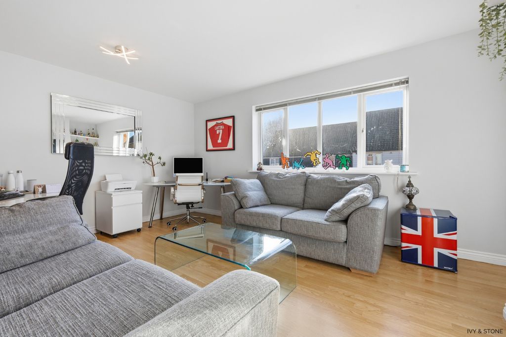 Property photo 3 of 22 4699212