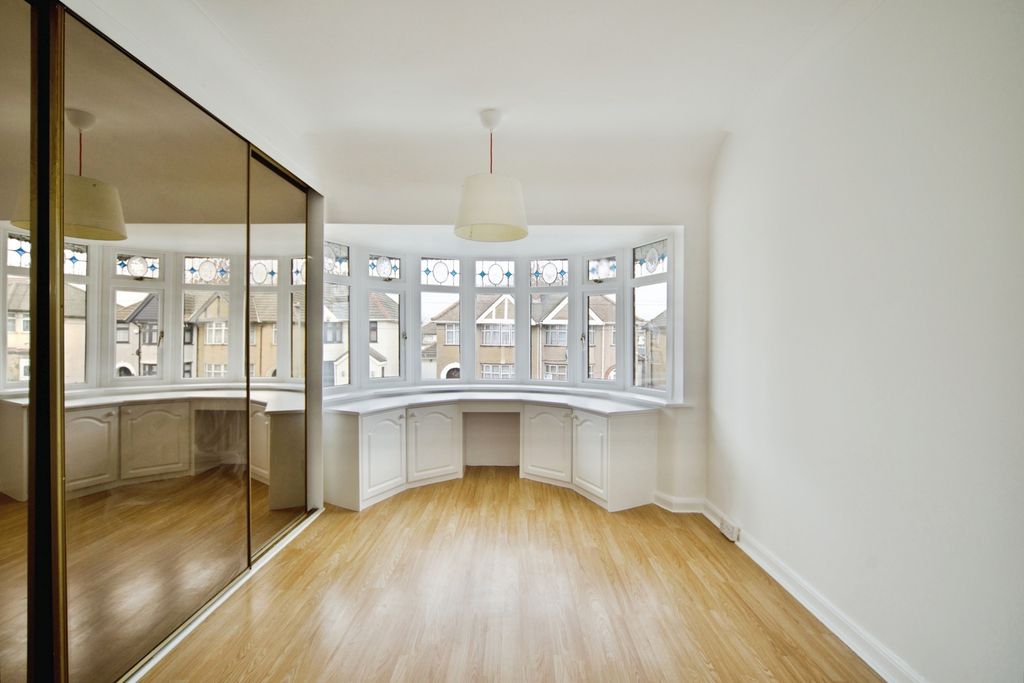 Property photo 2 of 16 Pbox-Img.Jpg