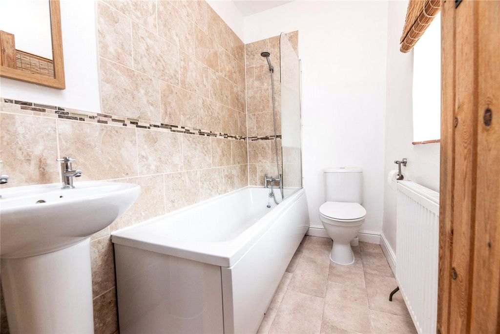 Property photo 3 of 17 Picture No. 11