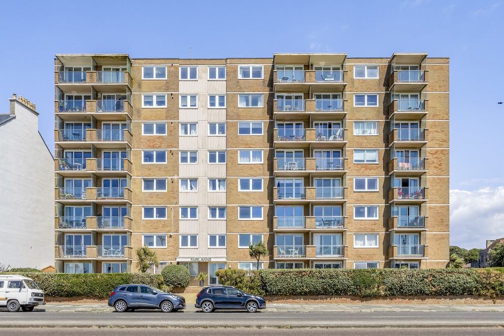3 bed flat to rentKingsway, Hove, East Sussex BN3