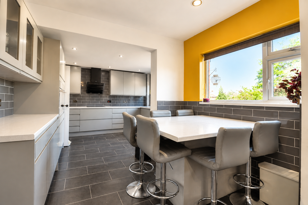 Property photo 3 of 30 Kitchen/Diner