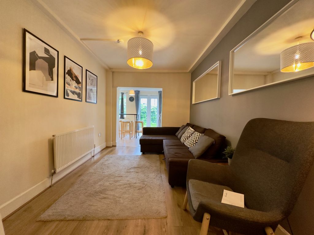 Property photo 3 of 21 Gallery