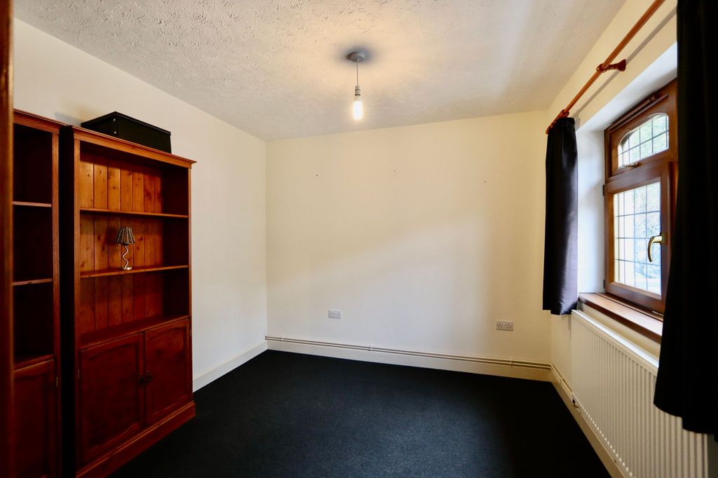 Additional image 5 of 3 bed detached bungalow for salePark Road, Newbridge NP11