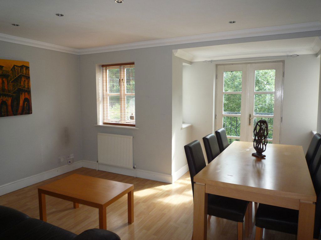 Property photo 2 of 3