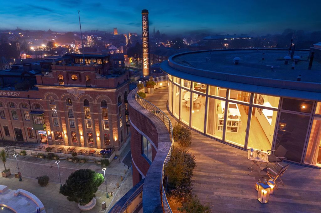 Property photo 1 of 22 Apartment 51