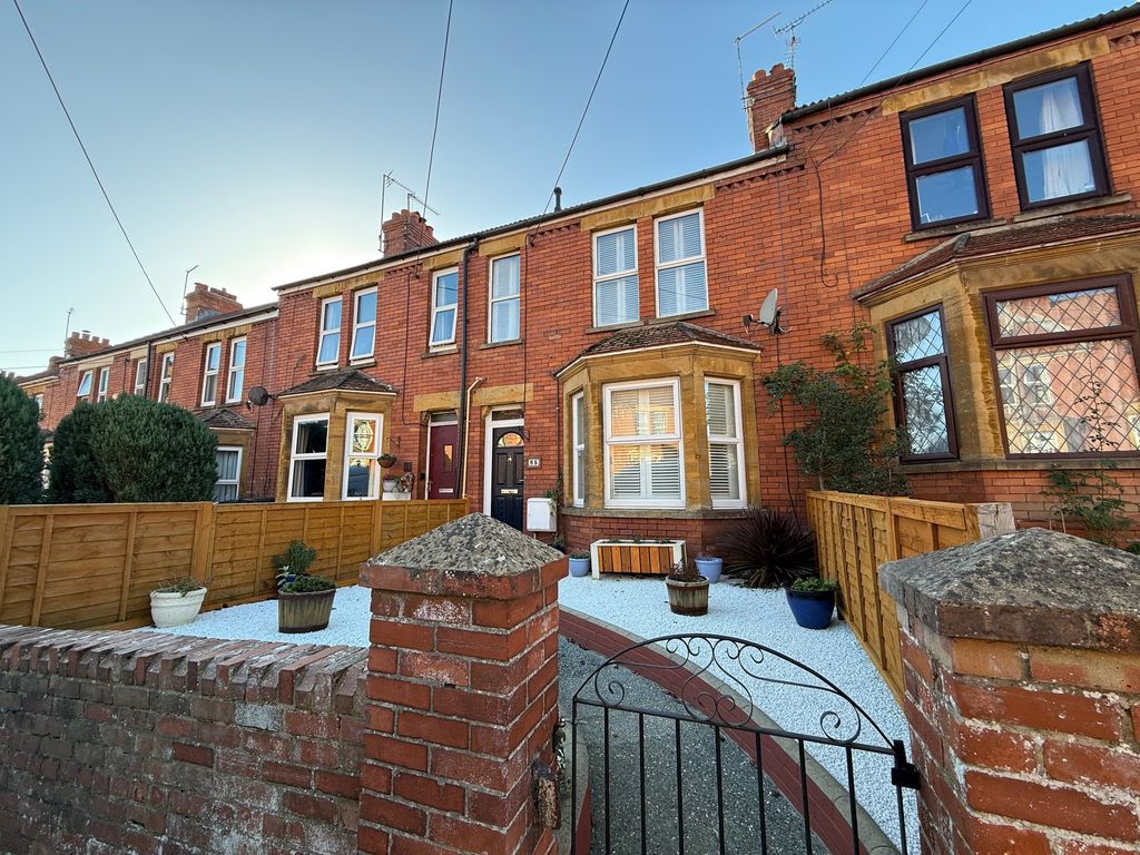 Property photo 1 of 17 Front Aspect