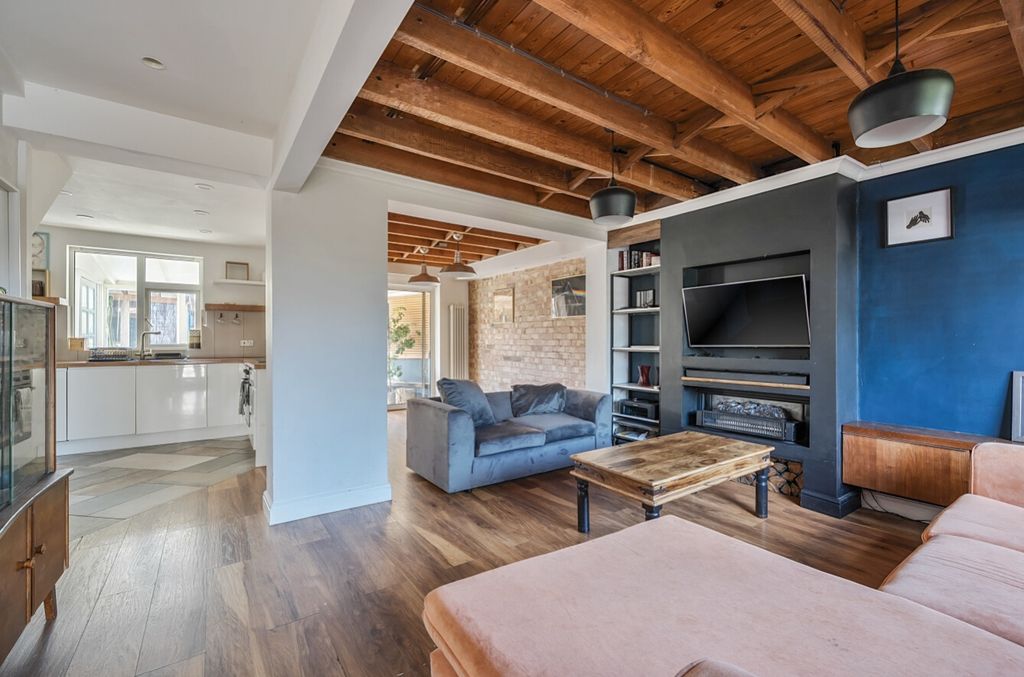 Property photo 2 of 19 1333889-3-6890Ec8A66Efb