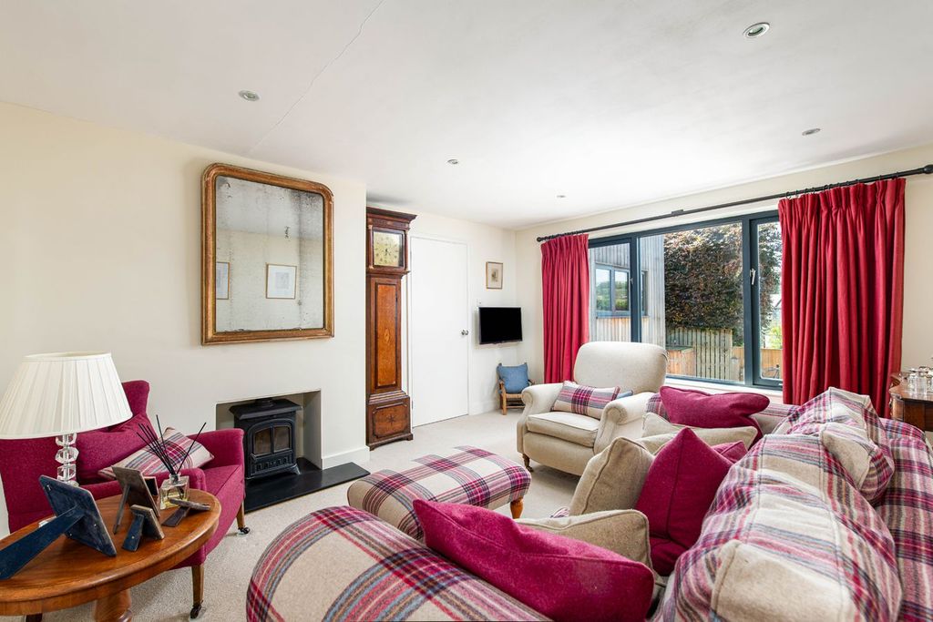 Property photo 2 of 18