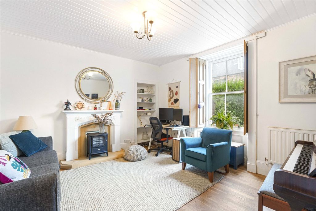 Property photo 3 of 12 Argyll Terrace